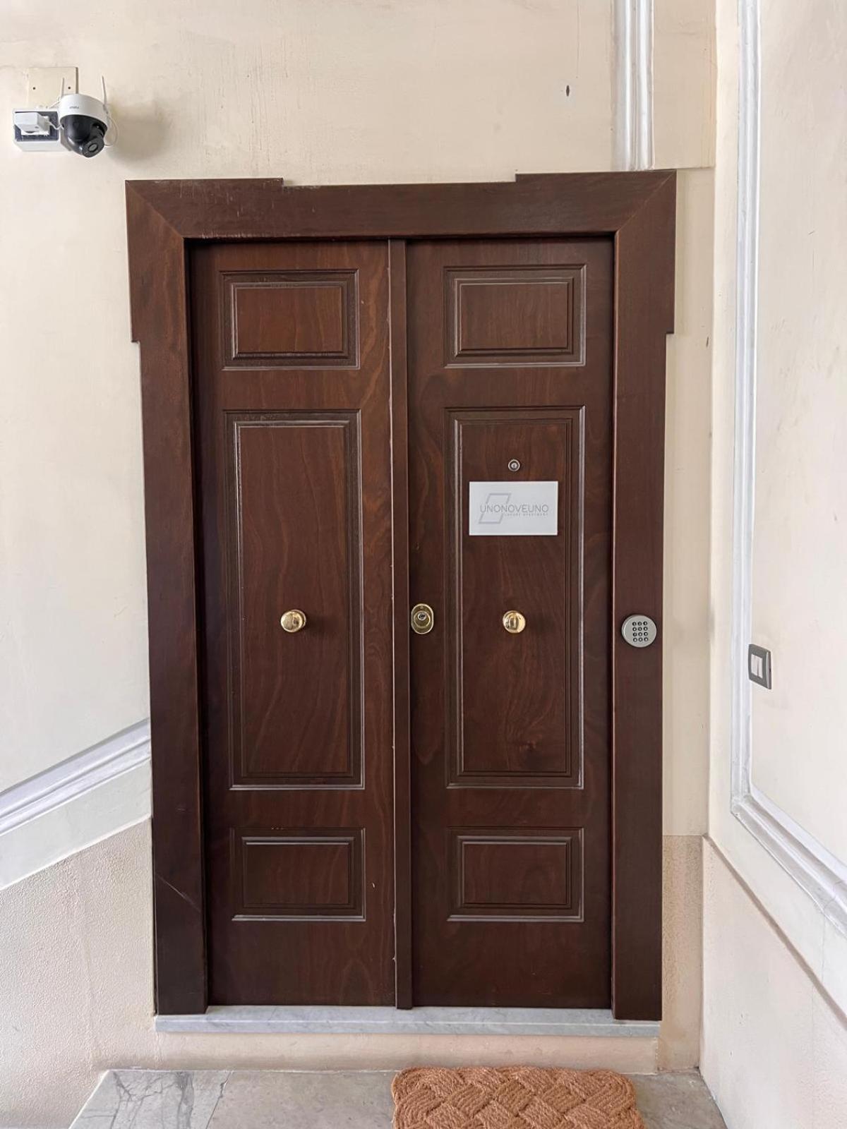 Unonoveuno Luxury Apartment Neapel Exterior foto